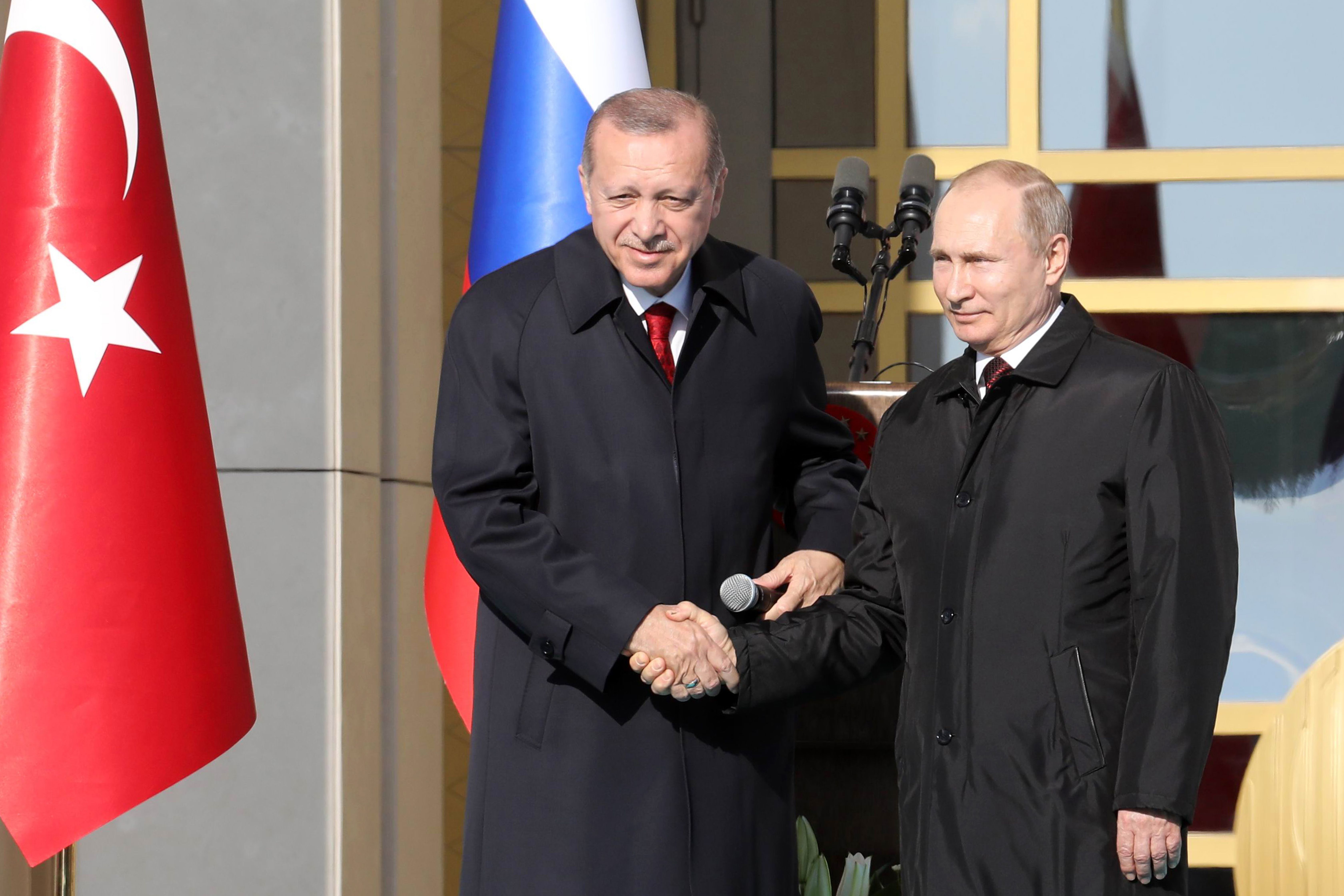 الرئيس الروسى بوتين ونظيره التركى أردوغان 