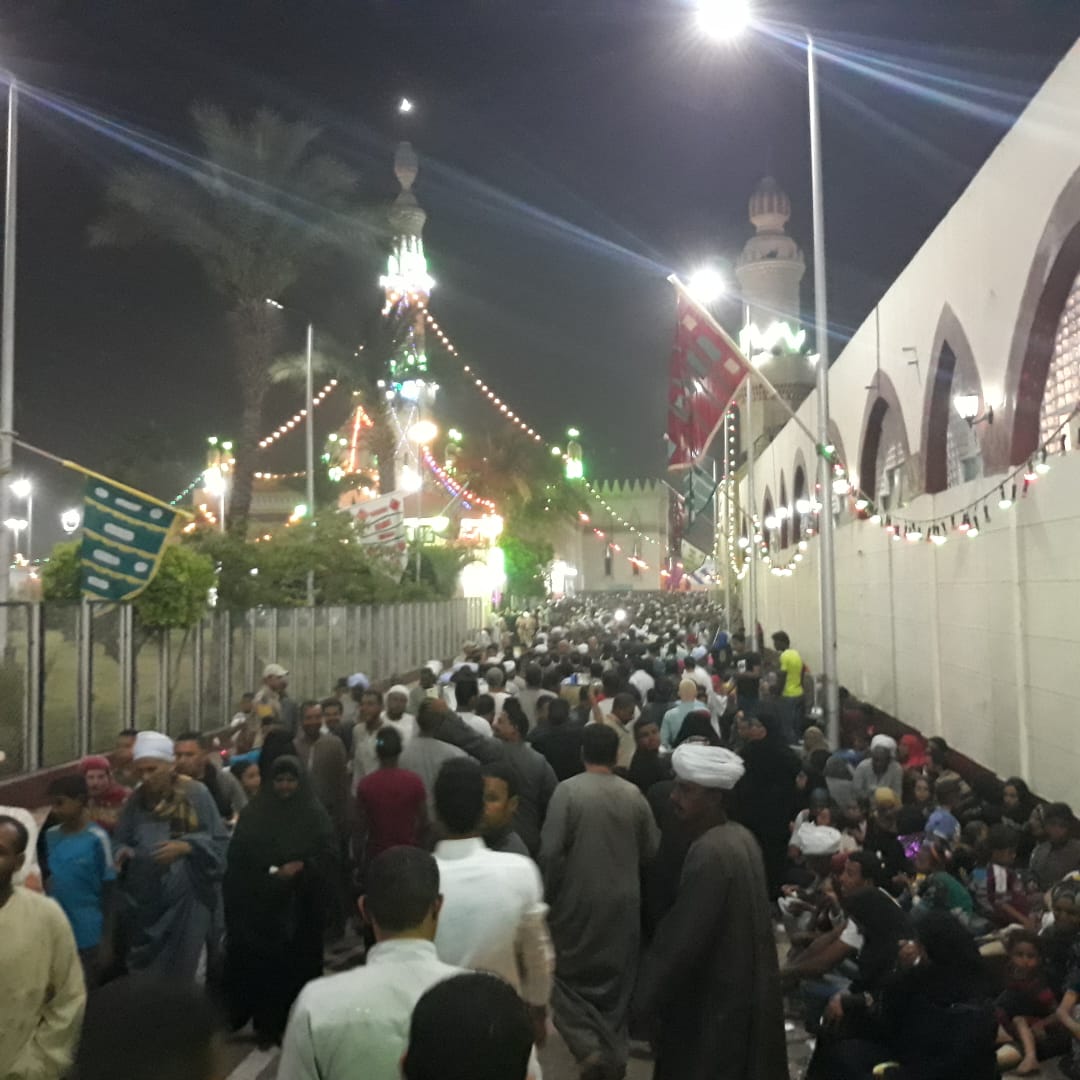  آلاف الصوفيين يحتفلون بالليلة الختامية لمولد سيدى عبد الرحيم القنائى (4)