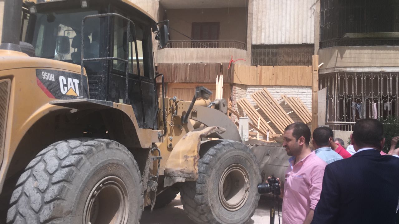 إزالة الكافيهات المخالفة بالحى العاشر بمدينة نصر (7)