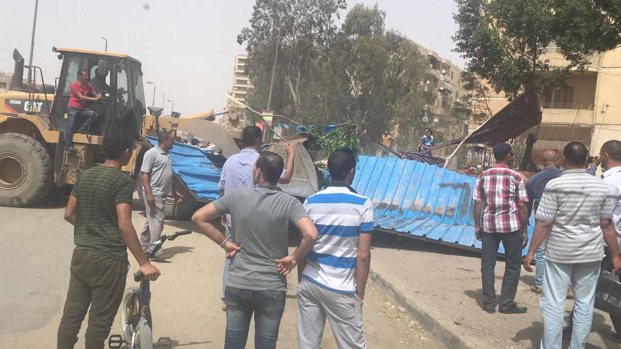 إزالة الكافيهات المخالفة بالحى العاشر بمدينة نصر (4)