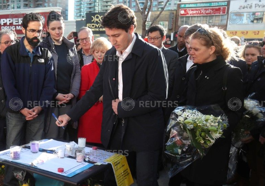 رئيس الوزراء الكندى يشارك فى وقفة تأبينية على ضحايا تورينتو