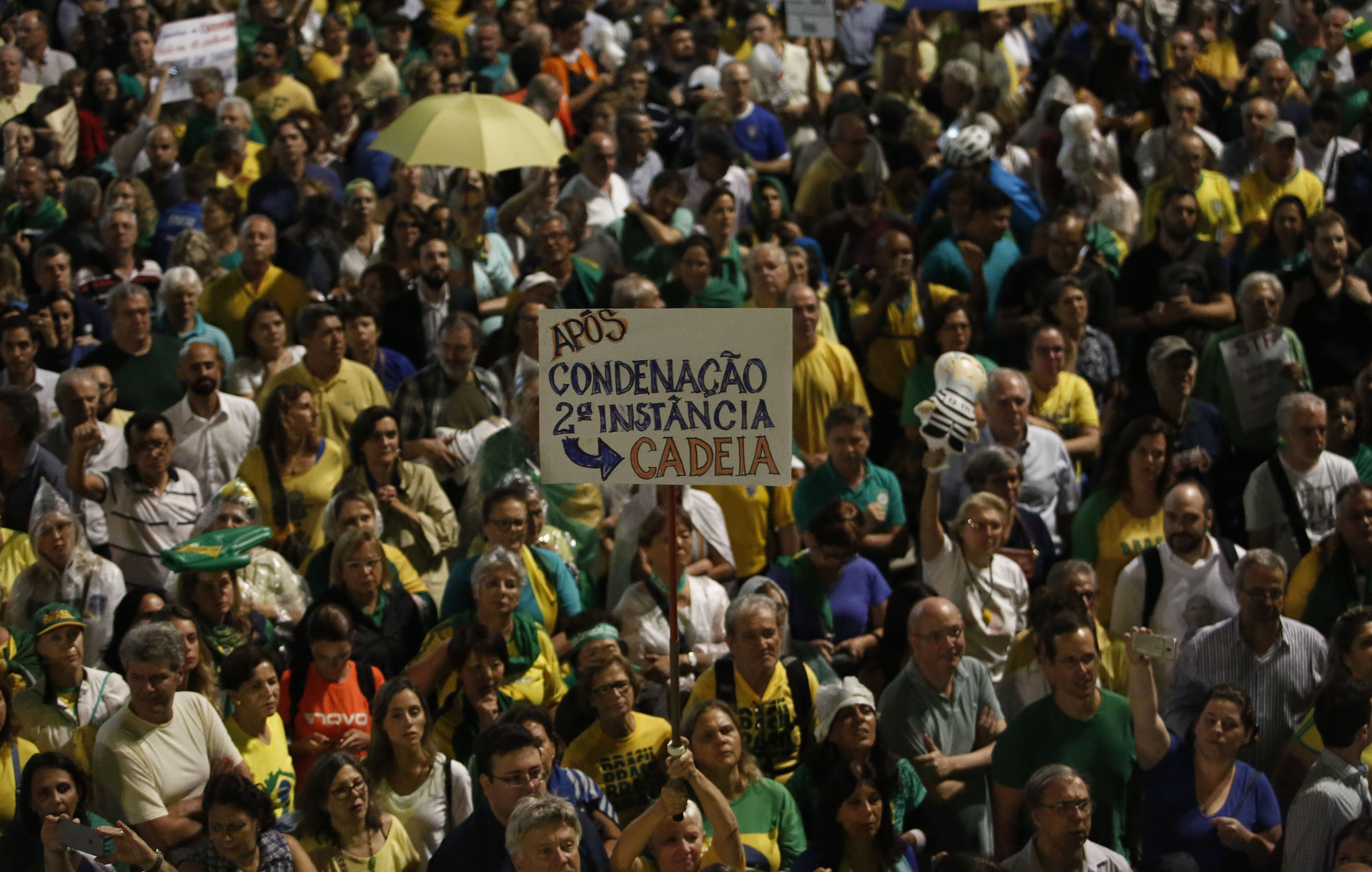 مظاهرات ضد رئيس البرازيل الأسبق