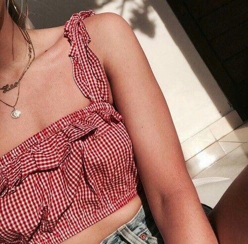 توب بالكاروه الأحمر توب بالكاروه الأحمر