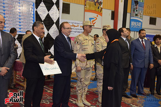 حفل-تكريم-اسر-شهداء-الجيش-والشرطة-فى-بنى-سويف-(14)