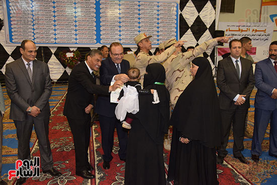 حفل-تكريم-اسر-شهداء-الجيش-والشرطة-فى-بنى-سويف-(22)