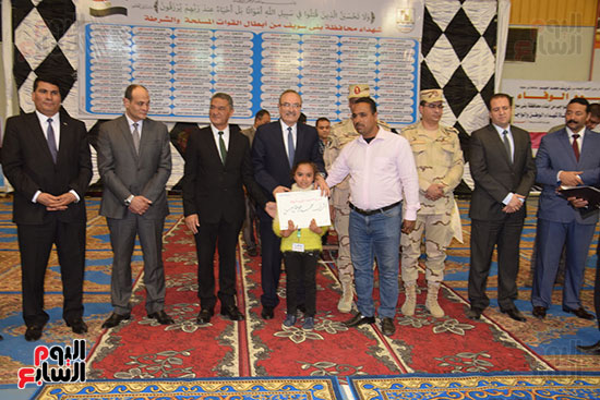 حفل-تكريم-اسر-شهداء-الجيش-والشرطة-فى-بنى-سويف-(20)