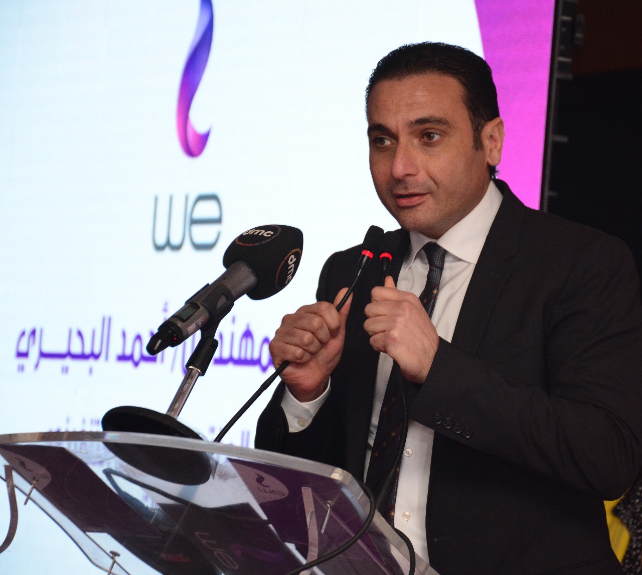 أحمد البحيرى الرئيس التنفيذى للشركة المصرية للاتصالات