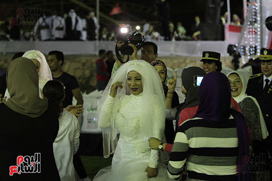صور حفل زفاف جماعى لـ120 عريس وعروسة داخل دريم بارك فى يوم اليتيم (14)