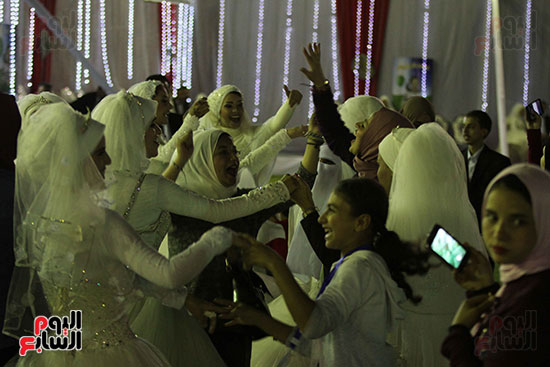 صور حفل زفاف جماعى لـ120 عريس وعروسة داخل دريم بارك فى يوم اليتيم (16)