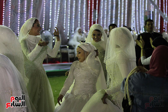 صور حفل زفاف جماعى لـ120 عريس وعروسة داخل دريم بارك فى يوم اليتيم (20)