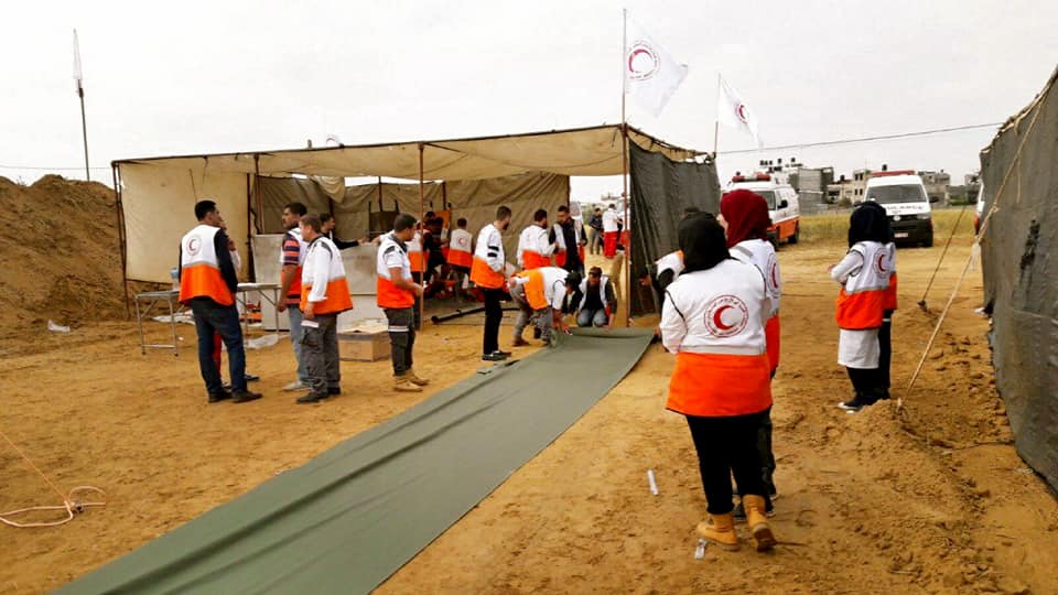 الأطقم الطبية فى غزة تستعد لجمعة الكاوتشوك