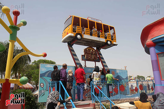 صور حتفالات كبرى لـ10 آلاف طفل يتيم بمدينة الألعاب دريم بارك (9)