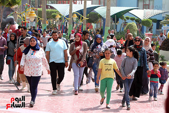 صور حتفالات كبرى لـ10 آلاف طفل يتيم بمدينة الألعاب دريم بارك (33)