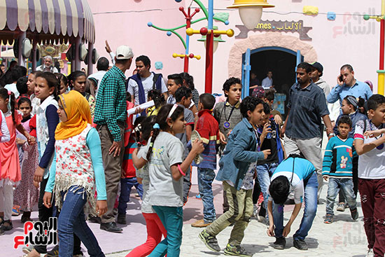صور حتفالات كبرى لـ10 آلاف طفل يتيم بمدينة الألعاب دريم بارك (31)