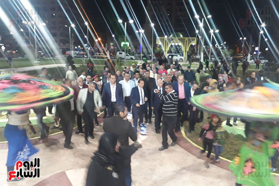 محافظ بورسعيد يفتتح حديقة الأمل فى إطار الاستعدادات لـشم النسيم (3)