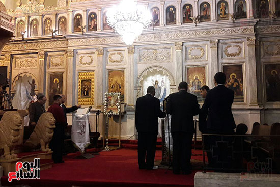 بدء صلاة قداس عيد القيامة بالكنيسة المرقسية بالإسكندرية (1)
