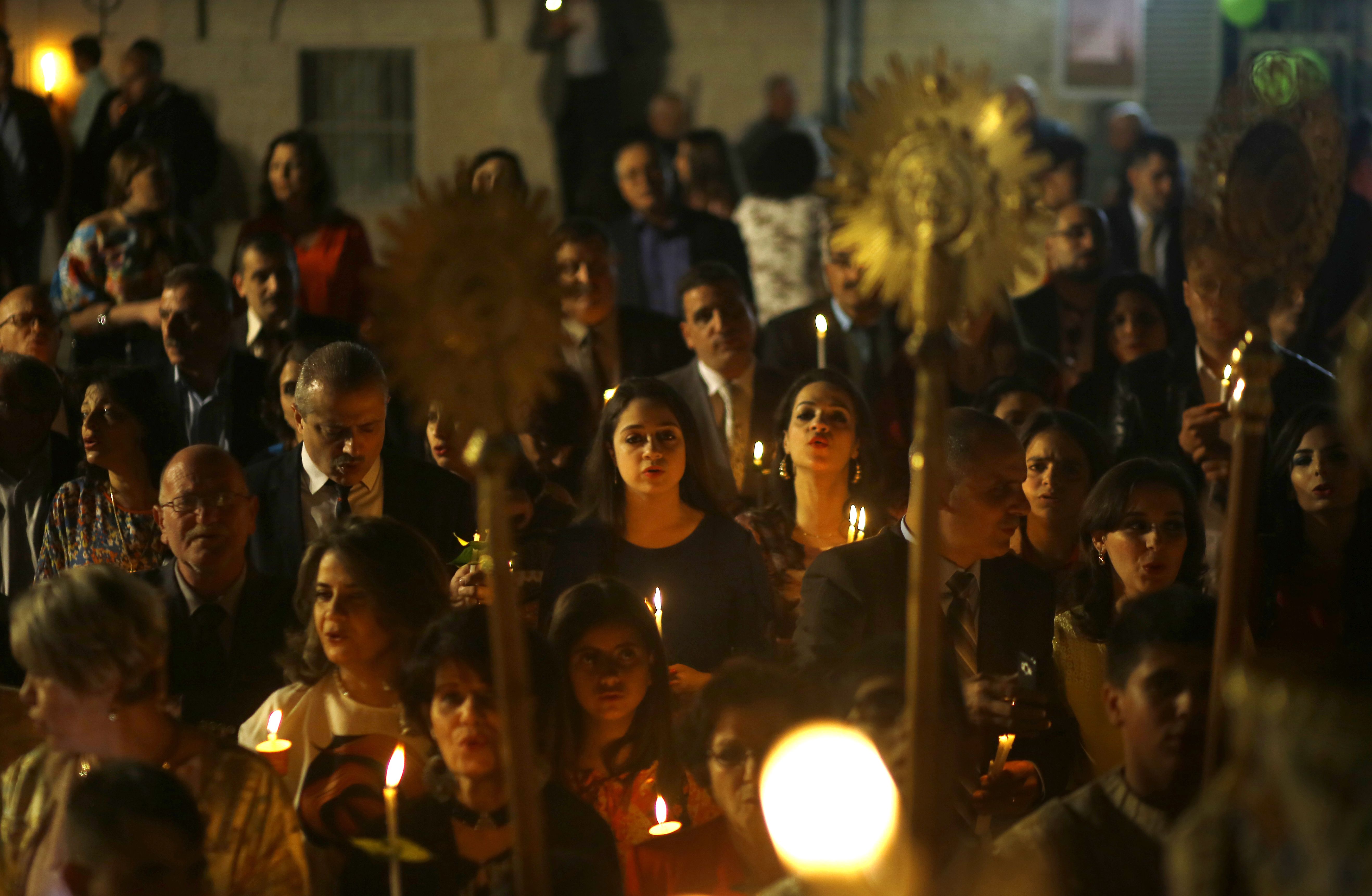 المسيحيون الفلسطينيون يواصلون احتفالاتهم بعيد القيامة فى غزة