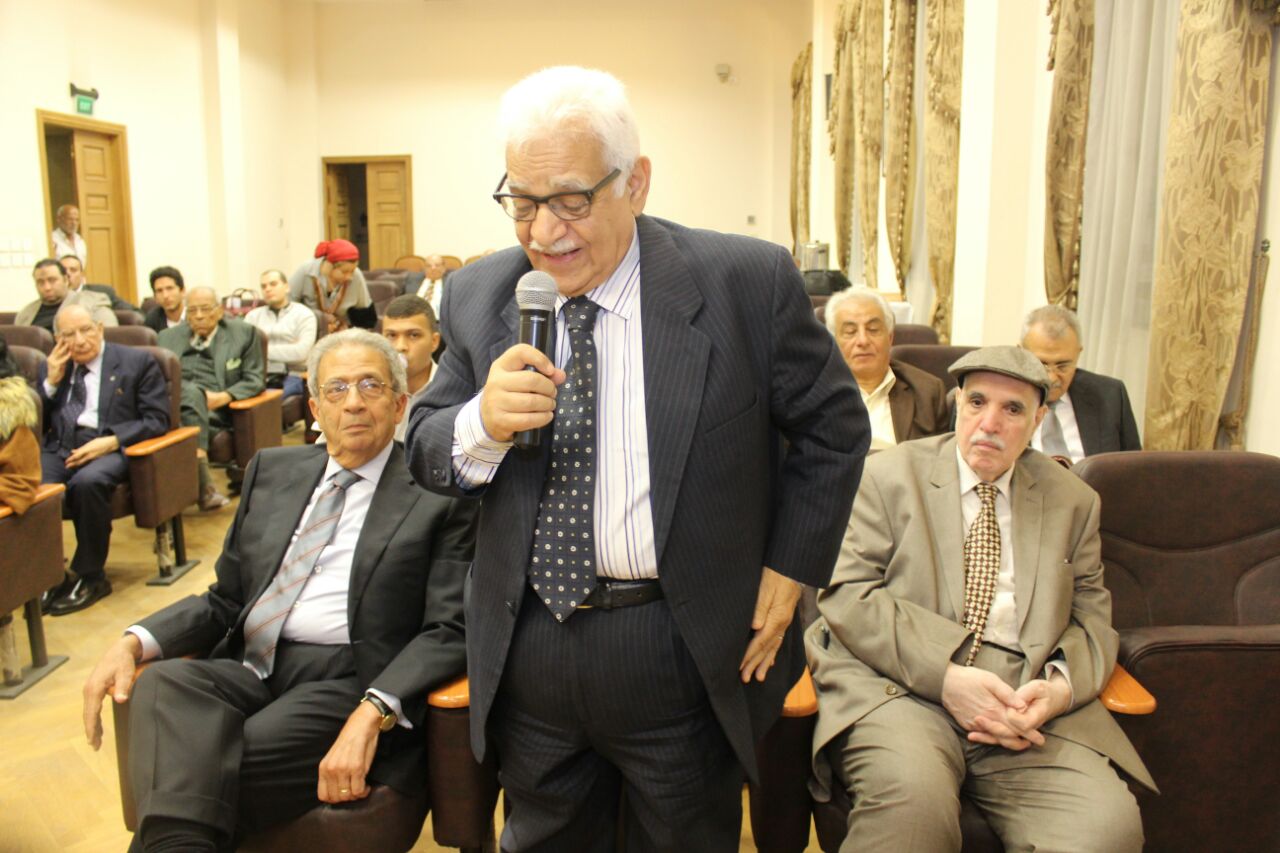 عصام شرف فى المجمع العلمى متحدثا عن مبادرة الحزام وطريق الحرير الجديد (7)
