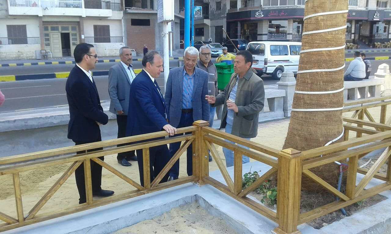 محافظ الإسكندرية يتفقد شواطئ الكورنيش  (9)