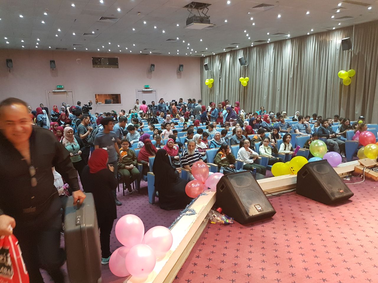 مكتبة مصر الجديدة تحتفل بيوم اليتيم بحضور 300 طفل (3)