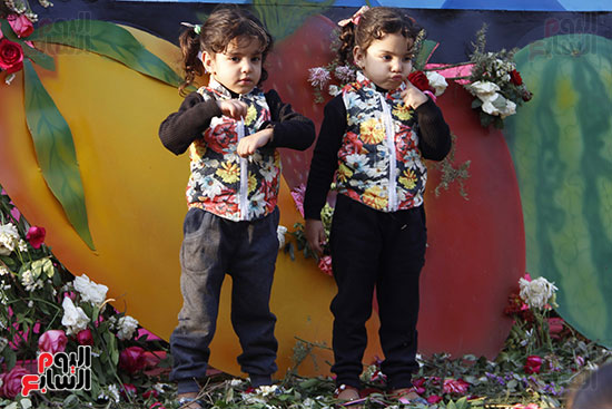 محافظ الإسماعيلية ومدير الأمن يشهدان احتفالية كرنفال الربيع (5)