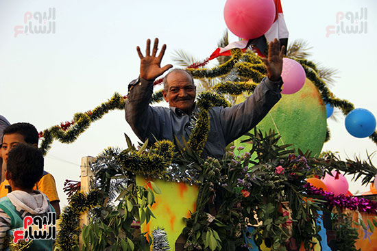 محافظ الإسماعيلية ومدير الأمن يشهدان احتفالية كرنفال الربيع (26)