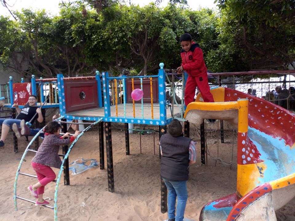 الأطفال فى حديقة الأسرة بمدينة دسوق