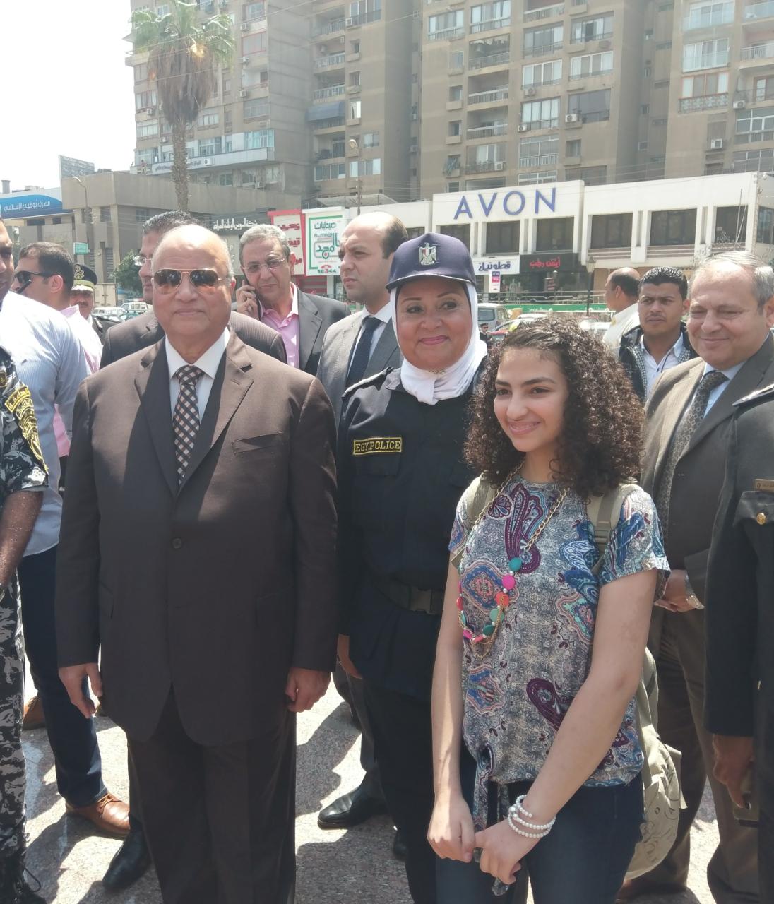 مدير امن القاهرة مع المواطنين فى المتنزهات
