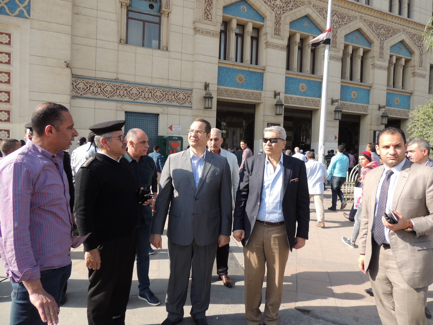 مساعد وزير الدخالية يتفقد الحالة الأمنية بمحطة قطارات مصر