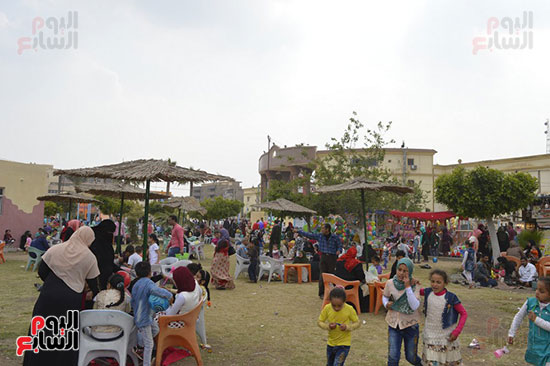 توافد الأسر على حديقة صنعاء بكفر الشيخ