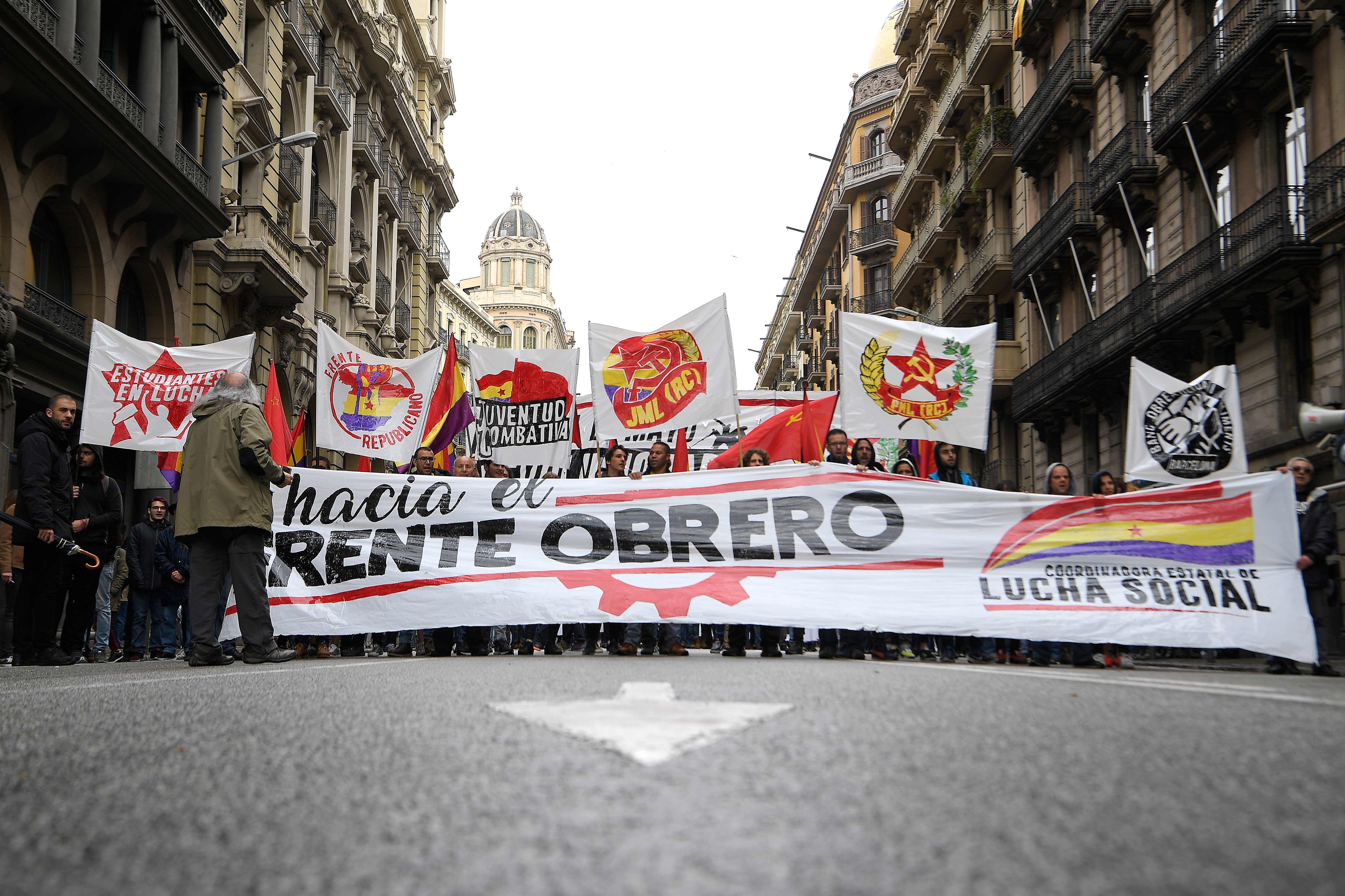  لافتات المظاهرات فى إسبانيا 