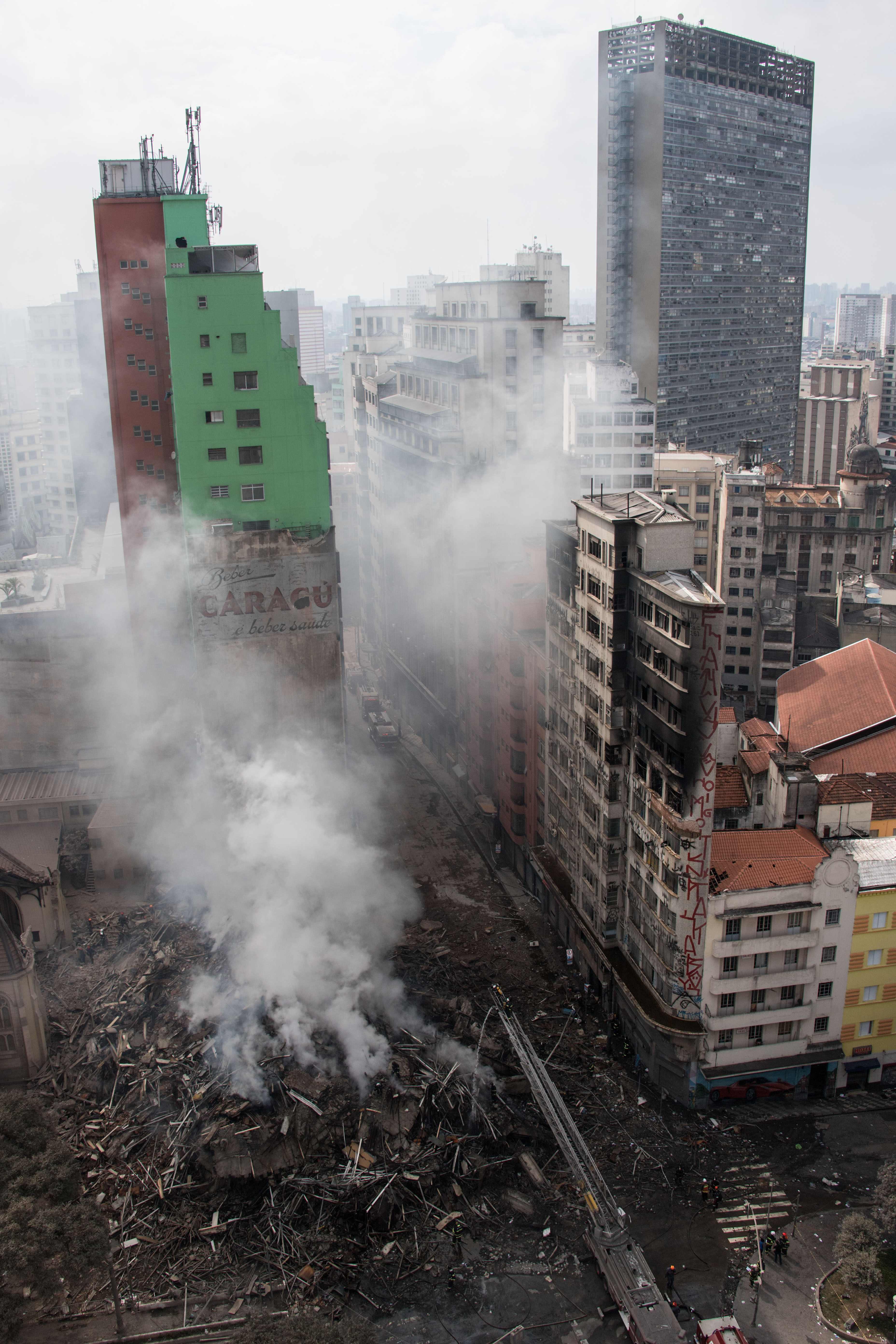 انهيار مبنى فى البرازيل