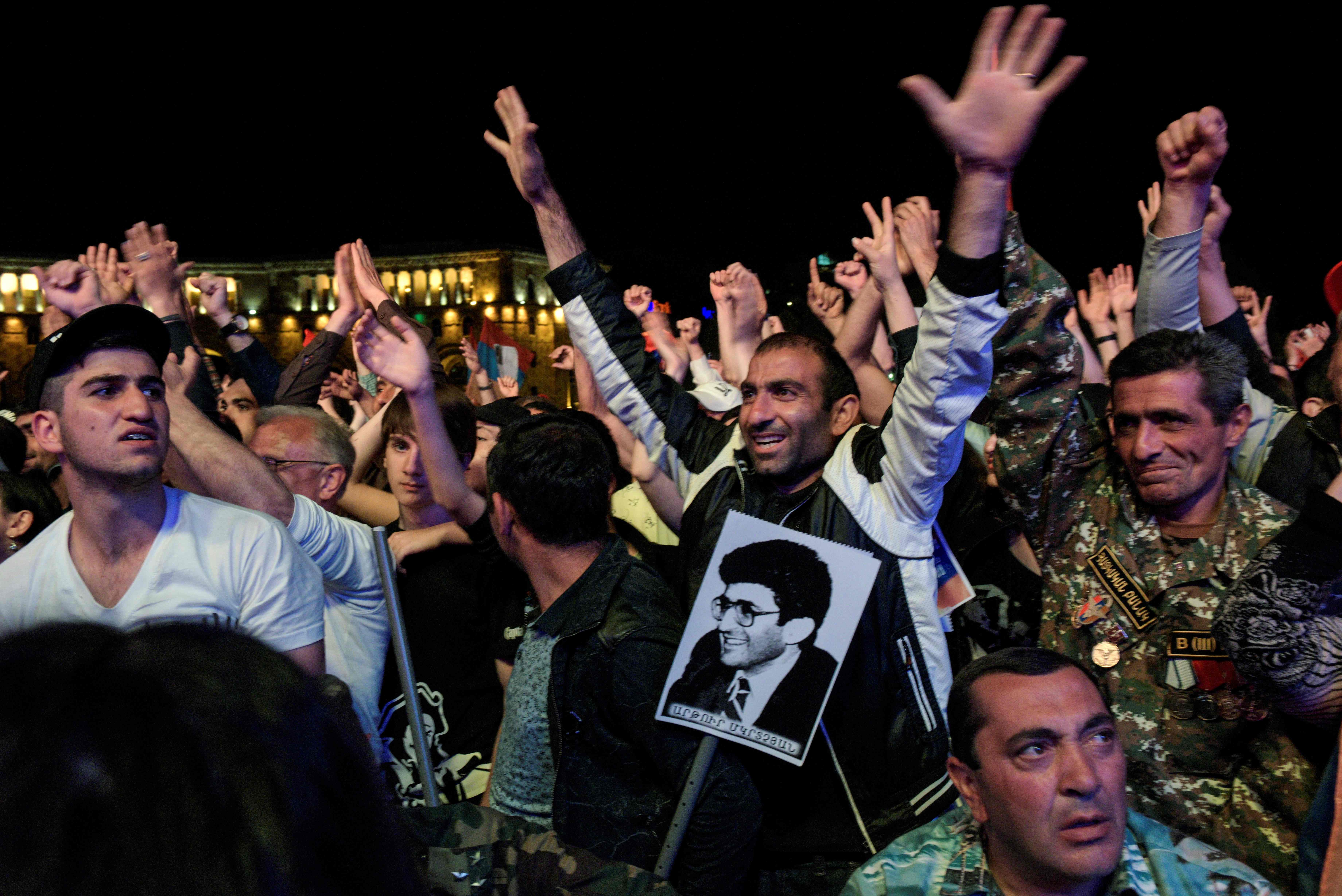 تظاهرات تدعم زعيم المعارضة الأرمينية