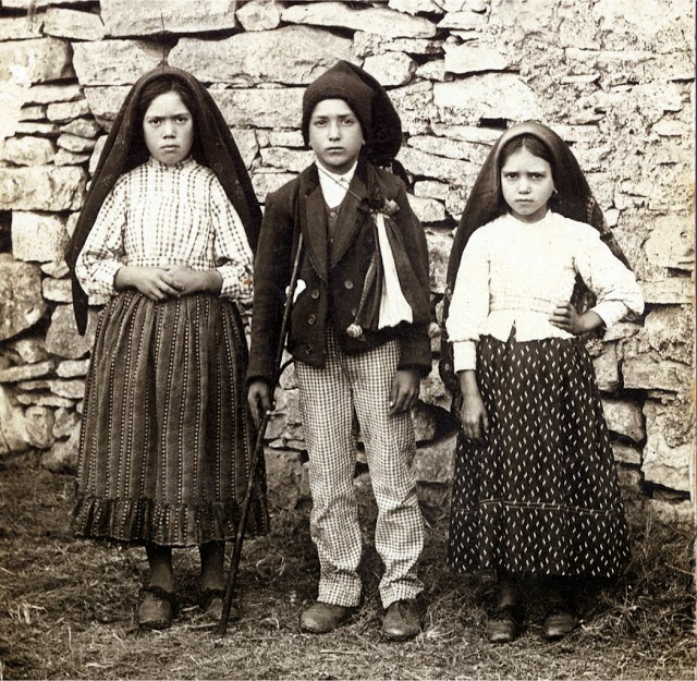 الاطفال الثلاثة الذين رأوا العذراء لوسيا سانتوس، جاسينتا، فرانسيسكو مارتو