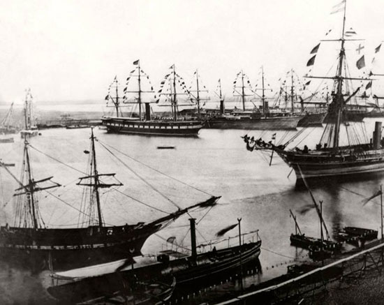 السفن بالميناء 1910