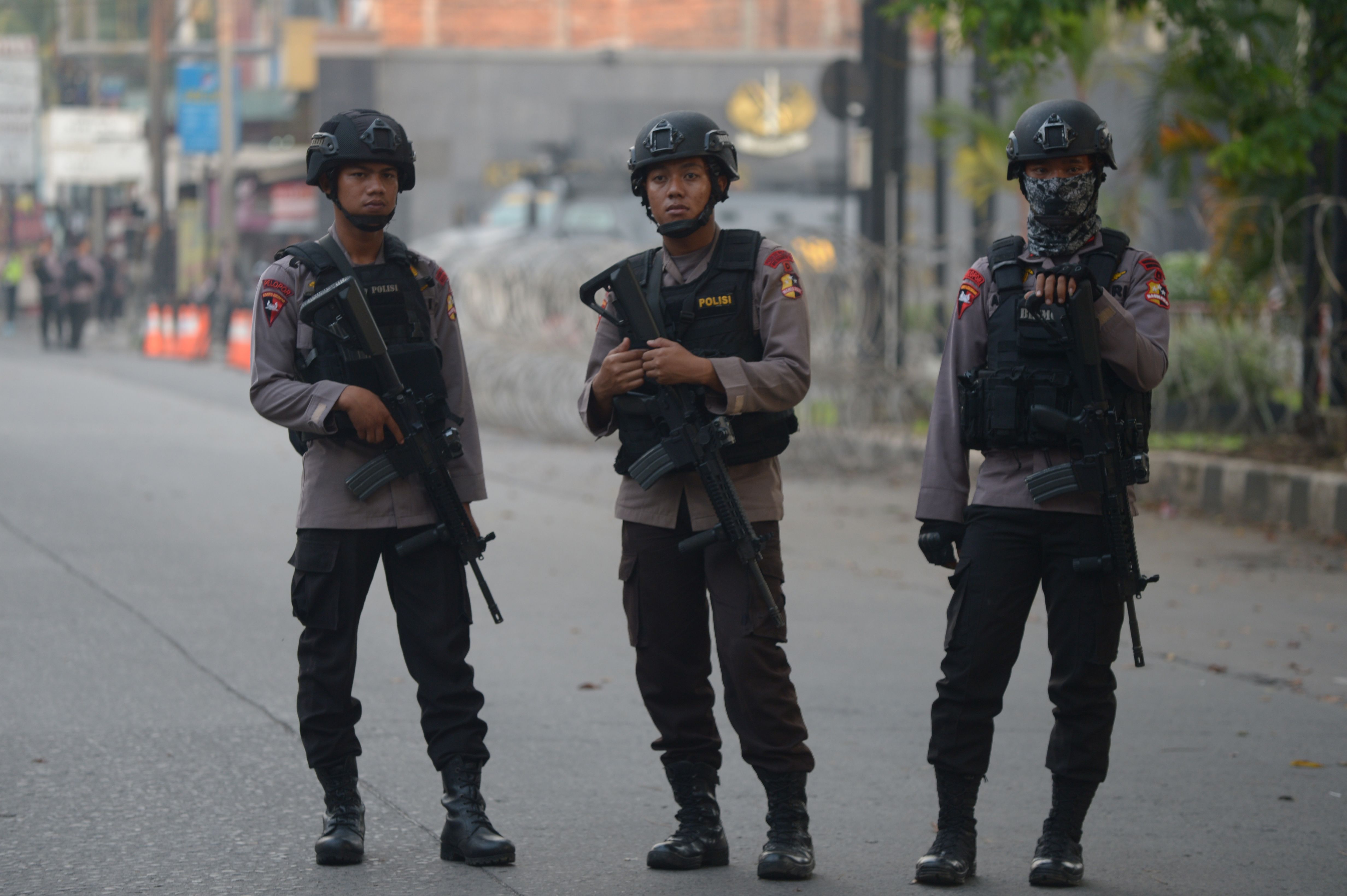 رجال الشرطة الإندونيسية