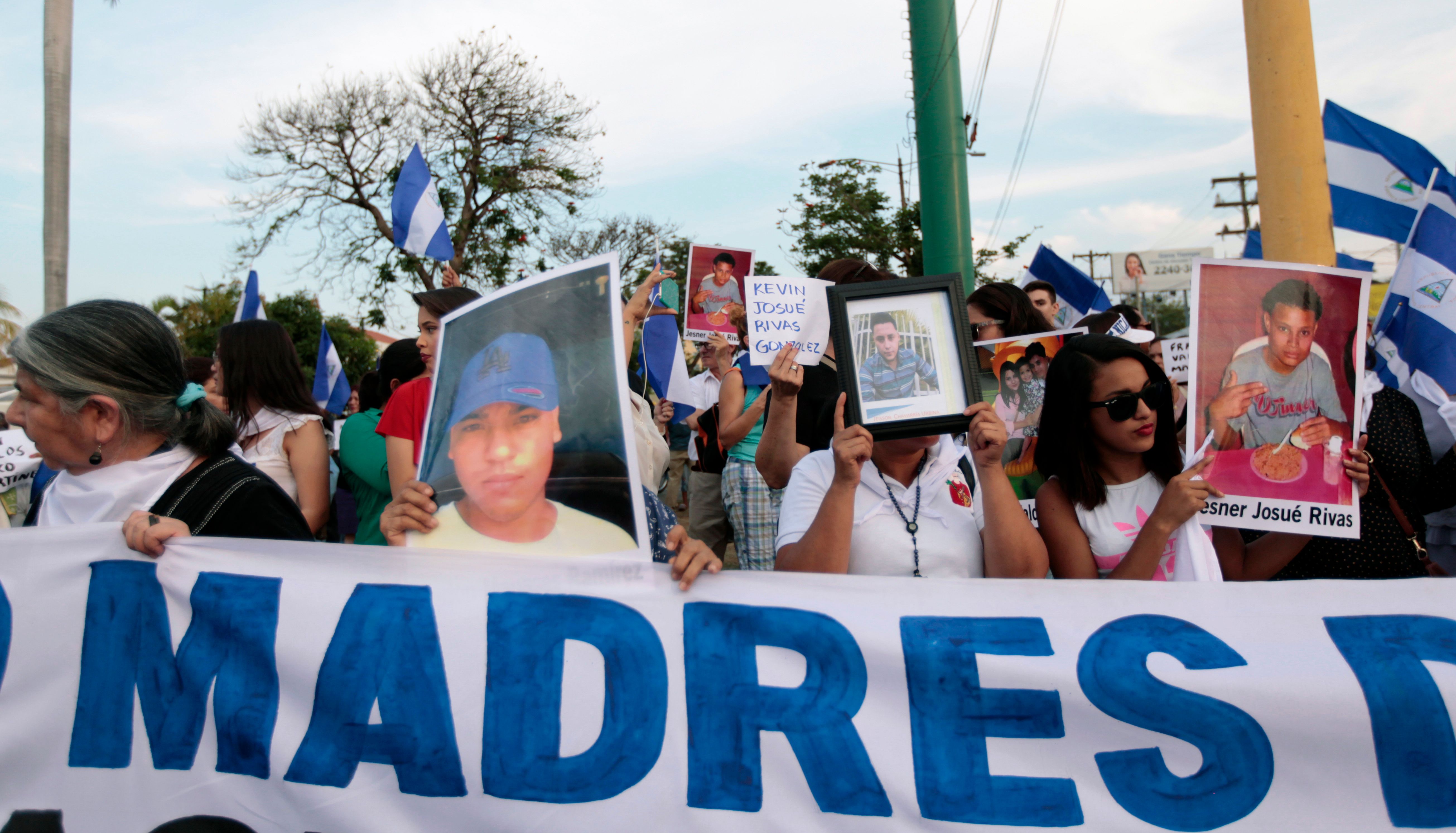 أمهات ضحايا اشتباكات نيكاراجوا يخرجون فى مظاهرات للمطالبة بالقصاص