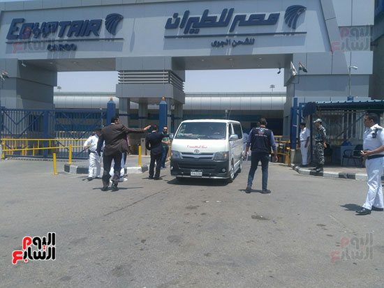 جثمان الطالبة مريم يغادر مطار القاهرة (2)