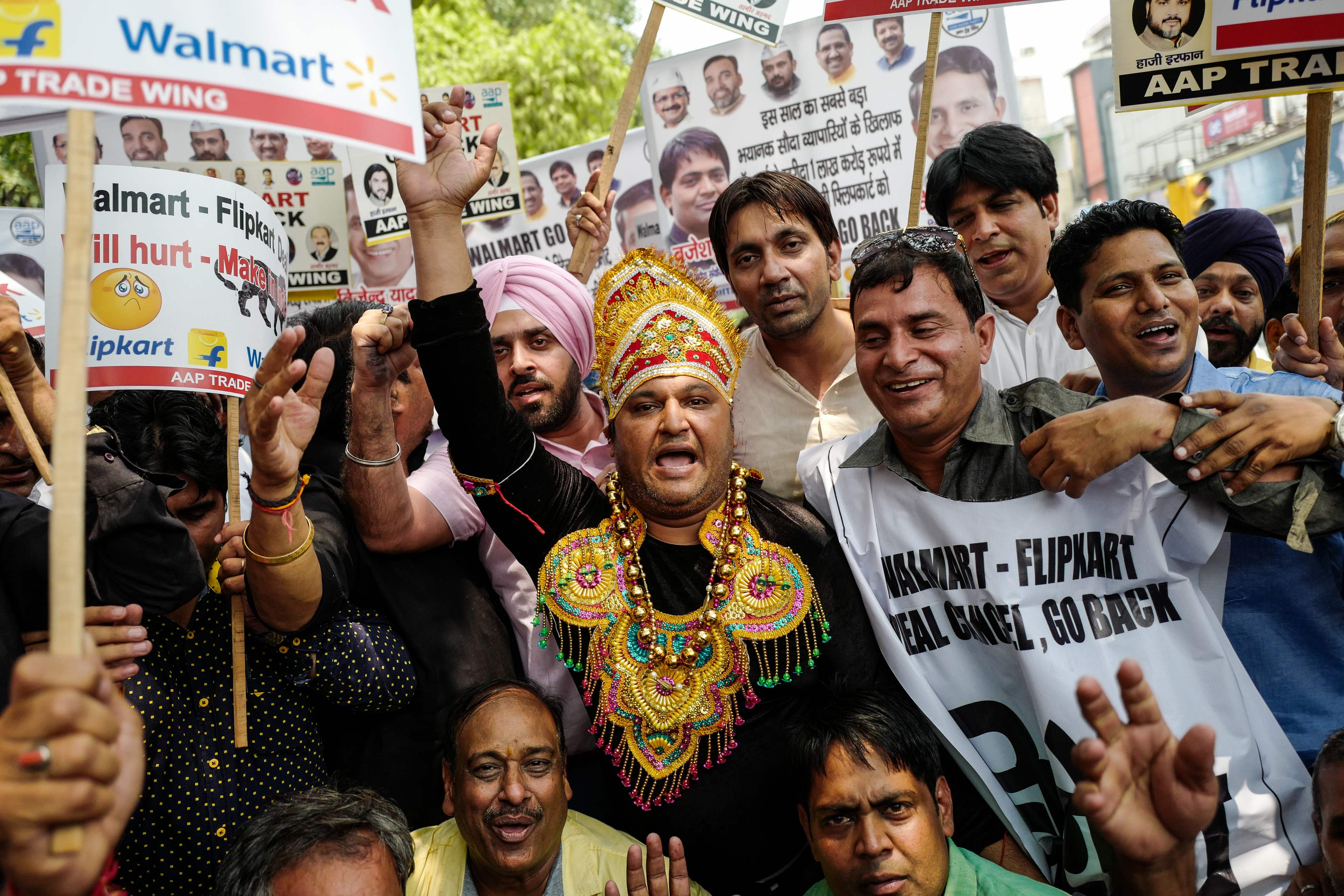 احتجاجات على بيع أسهم شركة هندية لأخرى أمريكية