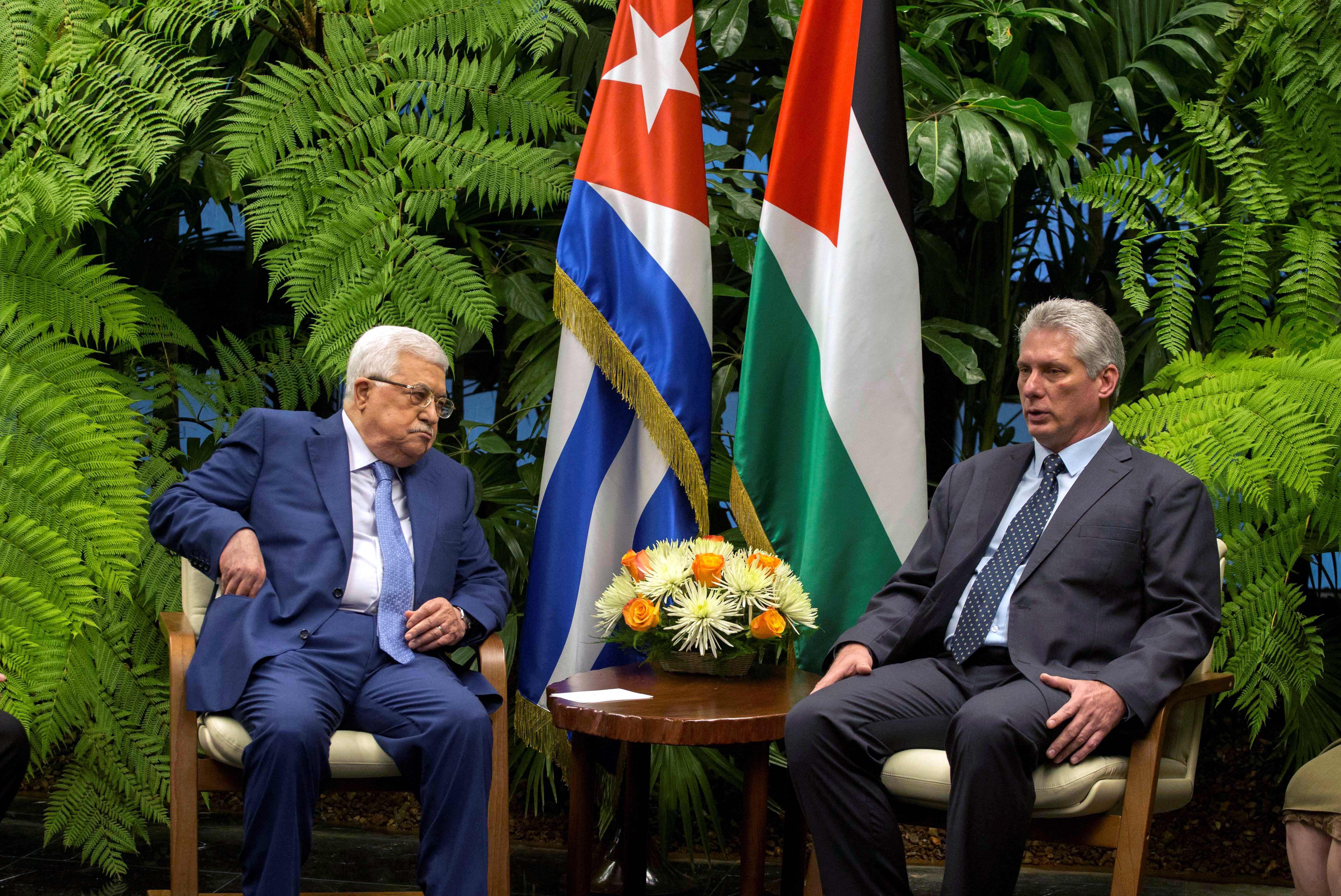 جلسة مباحثات بين الرئيس الكوبى وأبو مازن