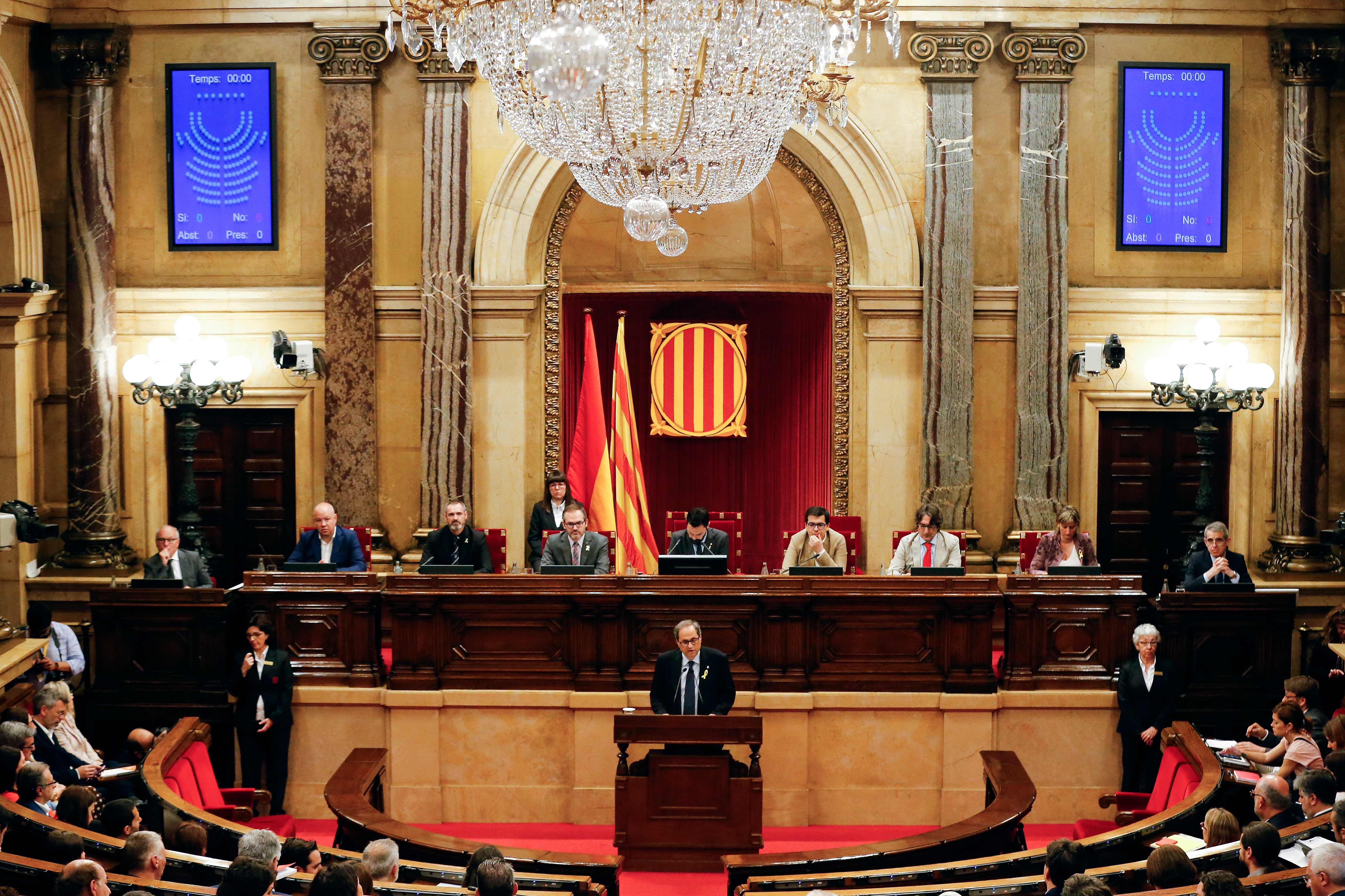 البرلمان الكتالونى ينعقد للبت فى رئاسة كيم تورا للإقليم