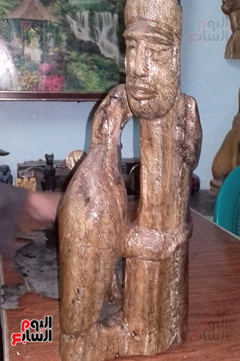 تمثال من الخشب