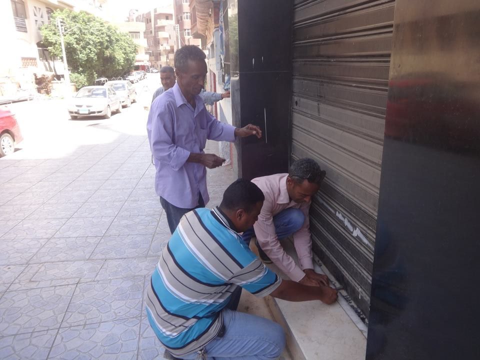 إغلاق مقهى شهير لعدم توافر شروط الترخيص بمدينة الأقصر (1)