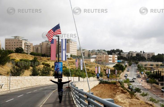 أعلام أمريكا وإسرائيل فى القدس قبل افتتاح سفارة واشنطن