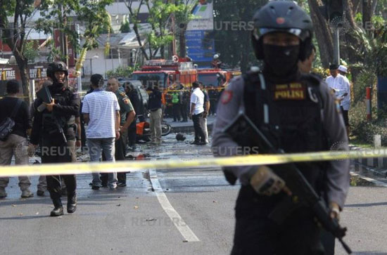 الشرطة الإندونيسية تغلق موقع التفجير الانتحارى قرب كنيسة