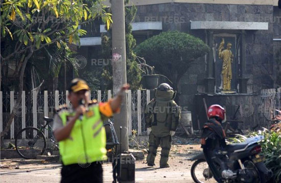 تفجيرات انتحارية تستهدف الكنائس فى إندونيسيا