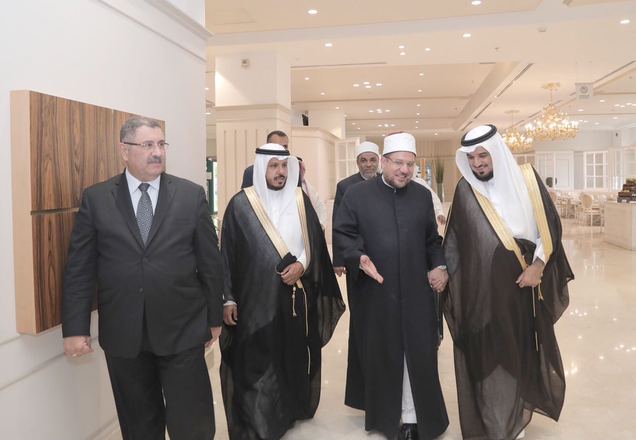 استقبال قيادات سعودية لوزير الأوقاف فى مكة بحضور السفير المصرى