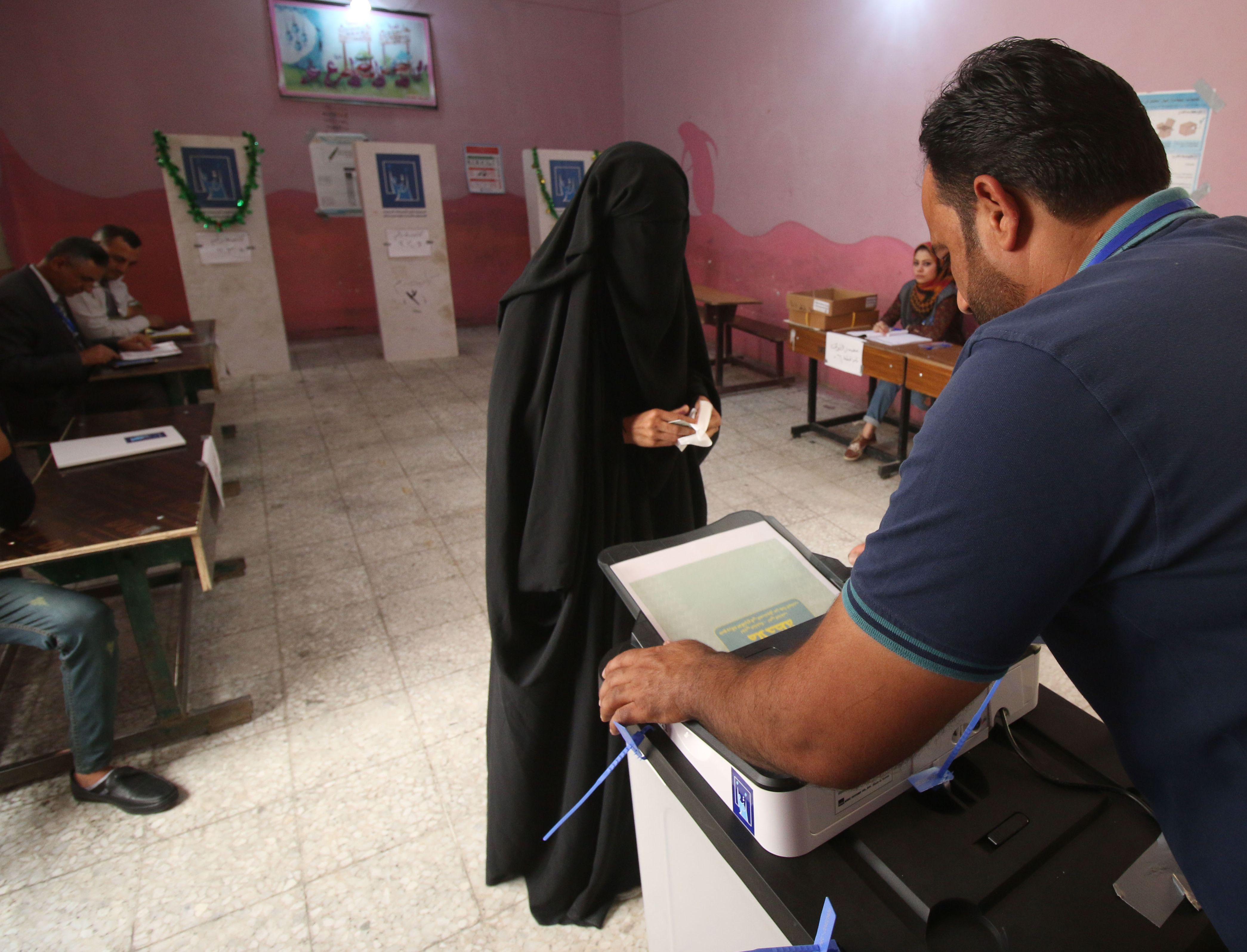 تصويت المواطنين العراقيين بالانتخابات