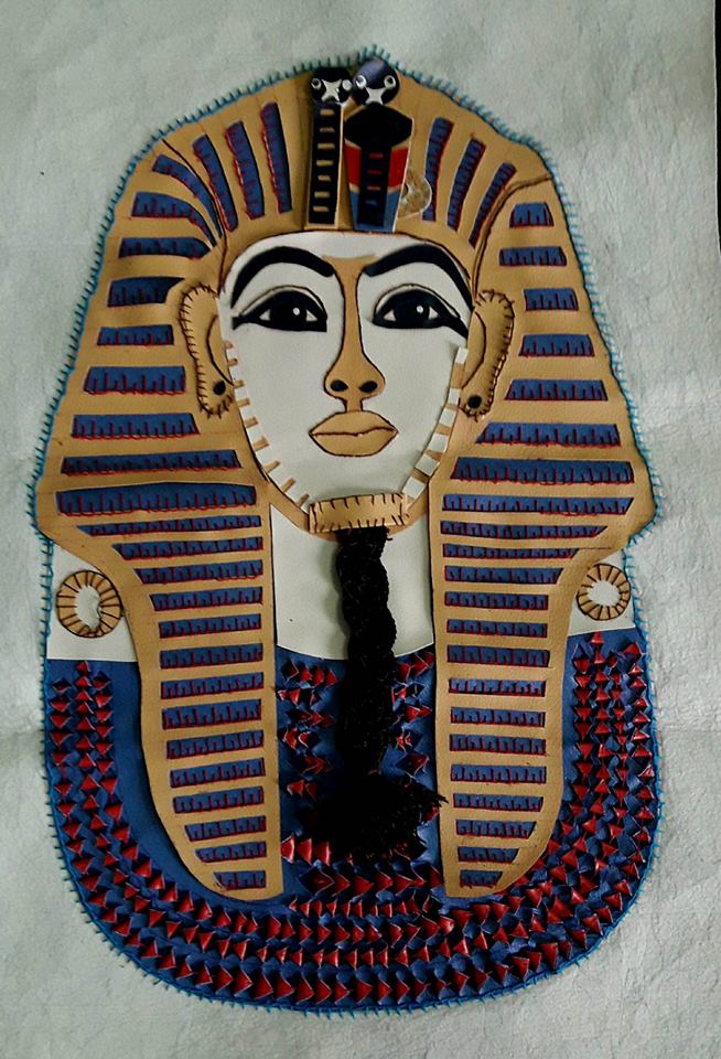 تصميم طلاب الصم للفن الفرعونى