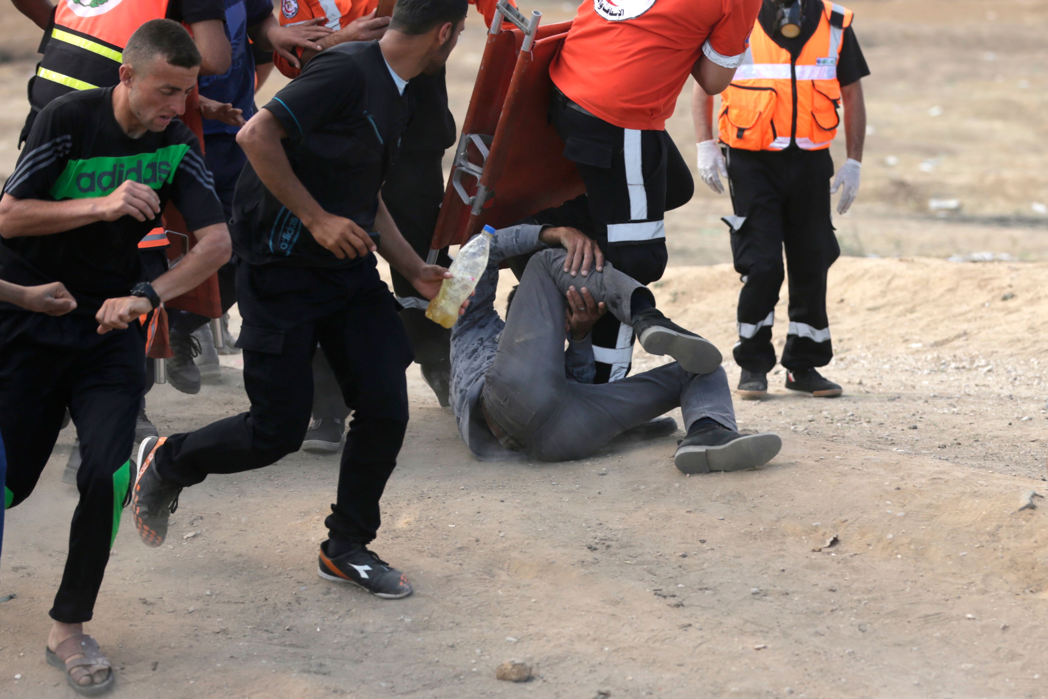 إصابة شاب فلسطينى برصاص الاحتلال فى غزة